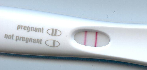 Dwie kreski na teście ciążowym oznaczają ciążę