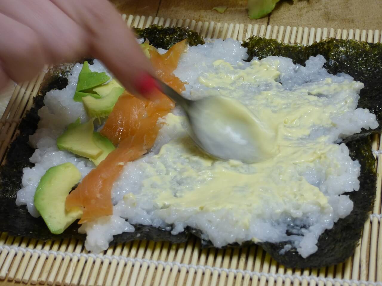nakladanie sushi