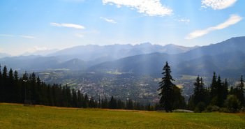 Jedziesz do Zakopanego? Warto abyś nocując, czuł się także wyjątkowo! Widok na Tatry w Zakopanem
