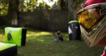 Dlaczego paintball na wieczór kawalerski to strzał w 10? Paintball